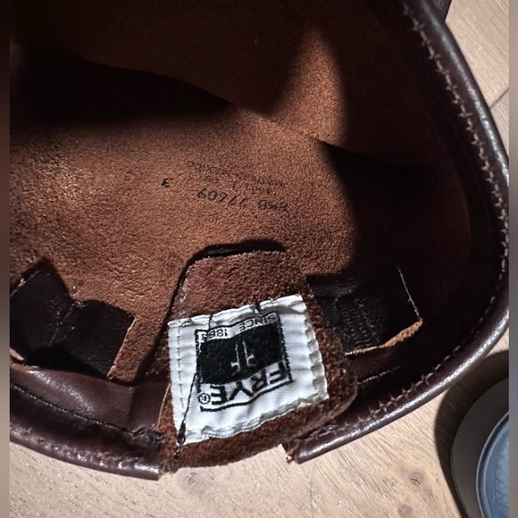 Frye Veronica Boot in brown distressed leather - Picture 8 of 8